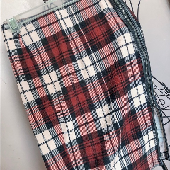 Skirt - Picture 2 of 2